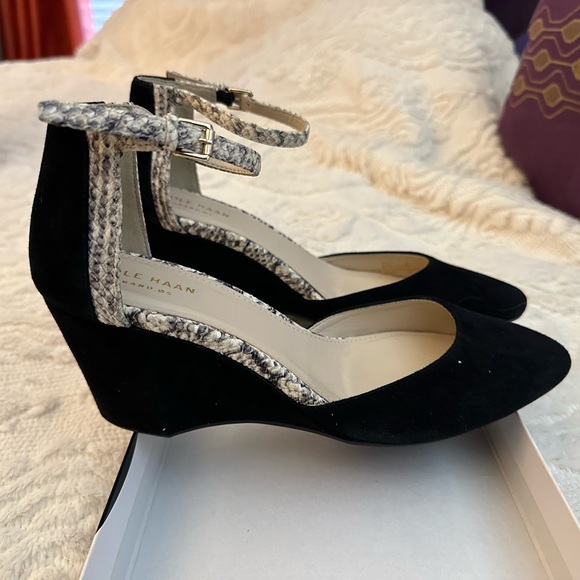 Cole Haan black suede, wedge with gray snakeskin trim - Picture 2 of 5